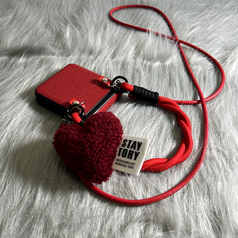 适用三星zflip6手机壳zflip5折叠屏红色月坑纹毛绒爱心挂件保护套