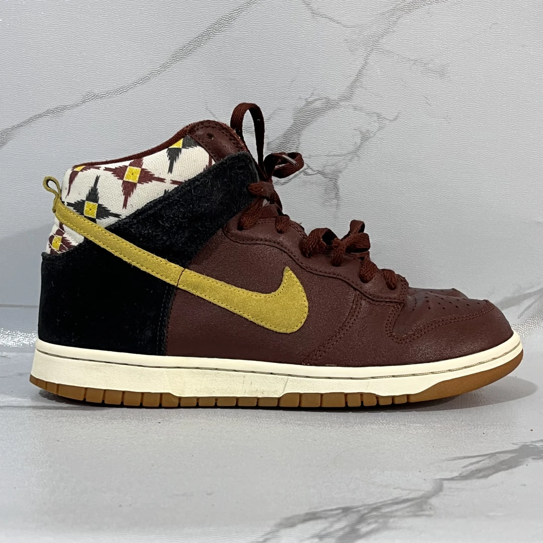 41码Nike Dunk 板鞋 暗红黄黑 二手/90新