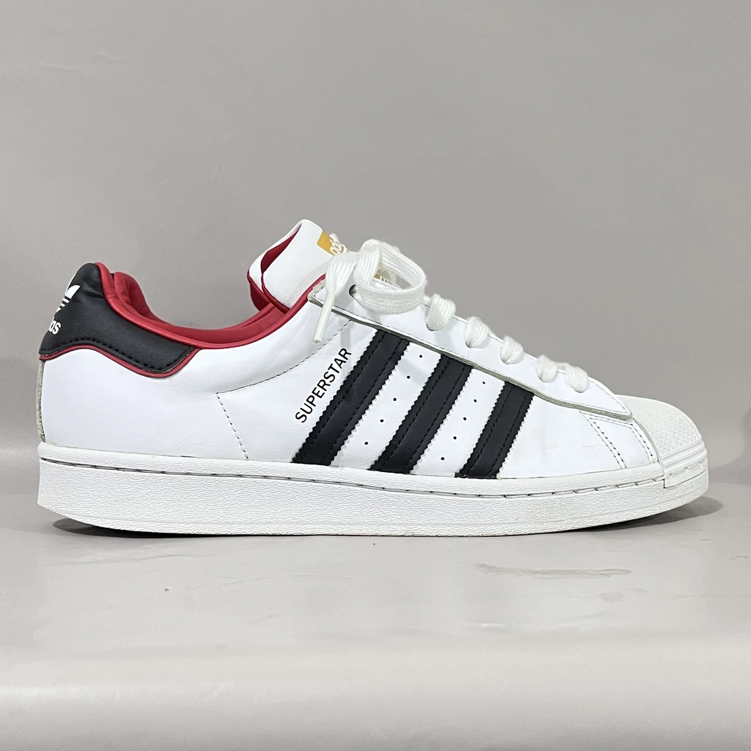 42码adidas 板鞋 鼠年/白红黑尾 公价899 二手/90新