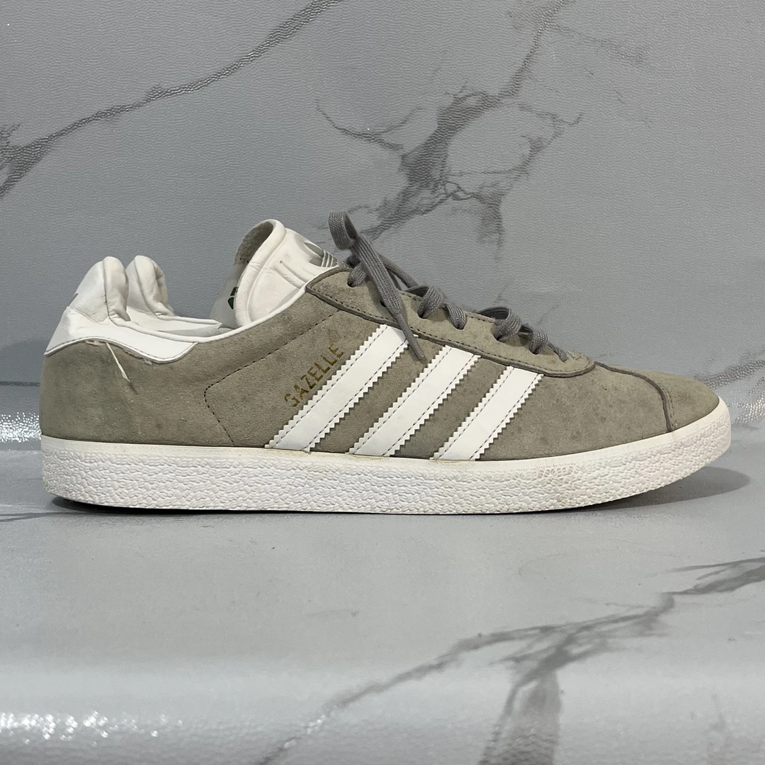 43码adidas 德训鞋 板鞋 浅灰白 公价599 二手/90新