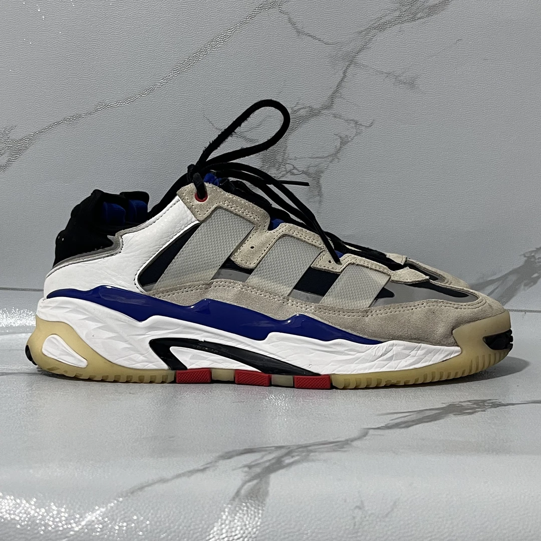 43码adidas Originals 跑鞋 面包鞋 灰米蓝 公价1199 二手/90新
