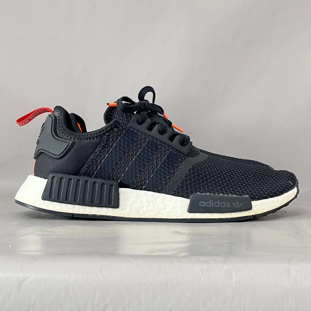 41码adidas NMD R1 BOOST 运动休闲鞋 新黑白色 二手/90新