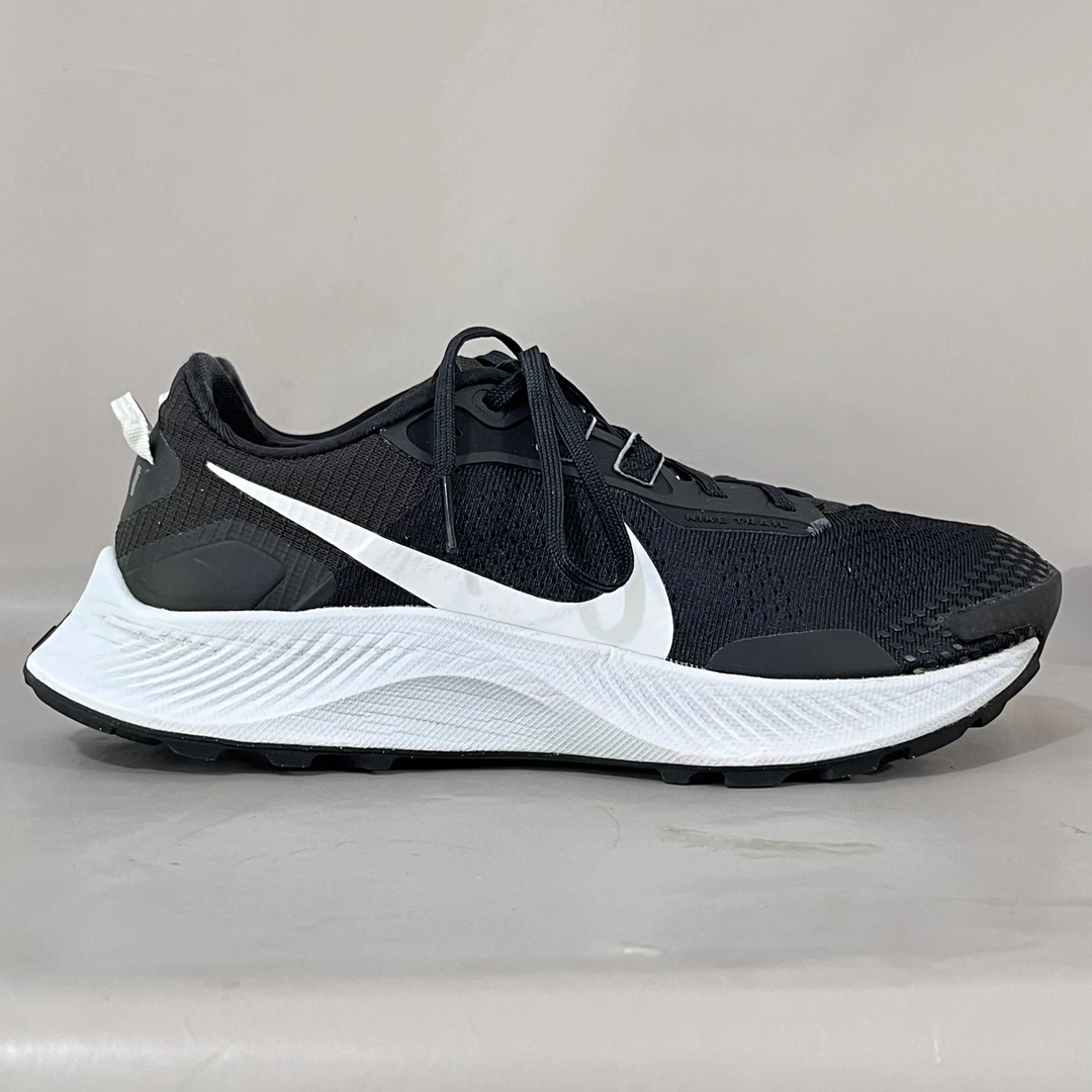 41码Nike Trail 3 跑鞋 黑白金灰 公价999 二手/鞋侧瑕疵90新