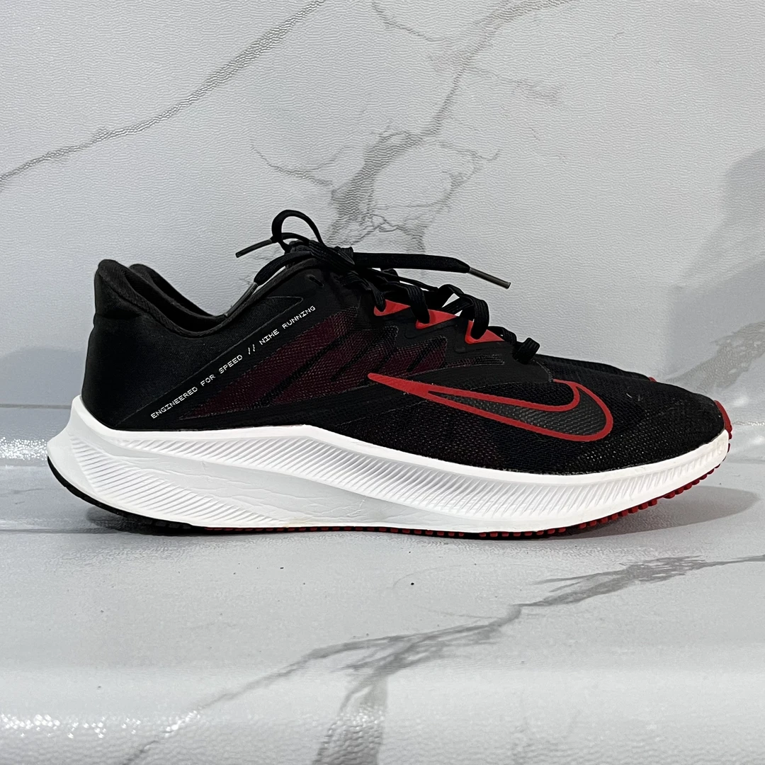 43码Nike Quest 3跑鞋 黑红 公价699 二手/90新