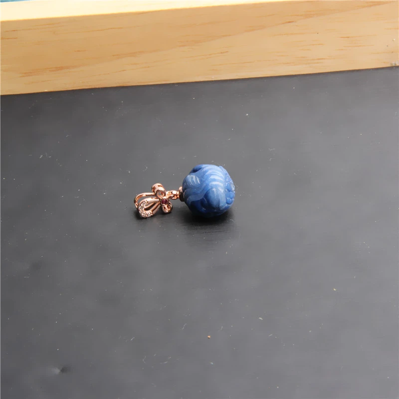 蓝舒雕刻吊坠 K0502