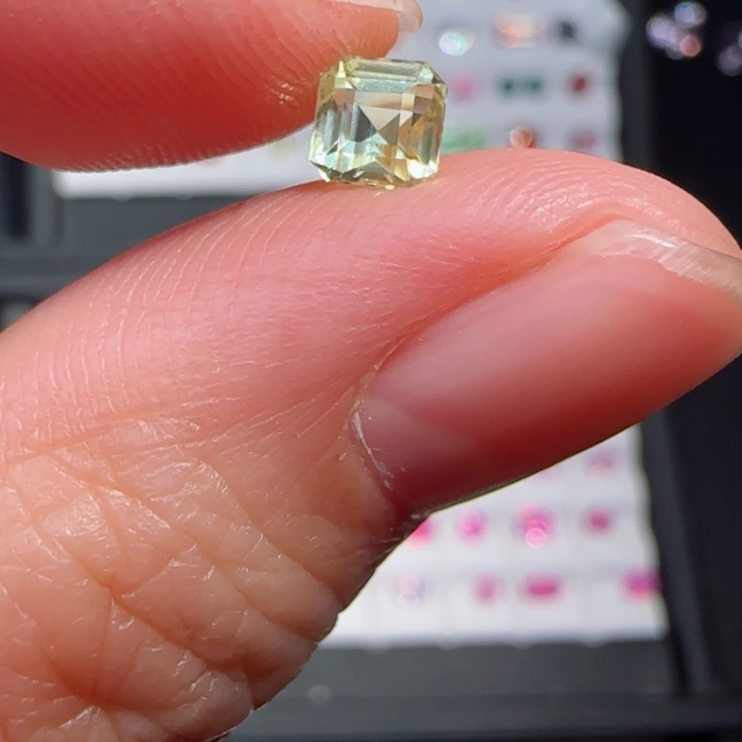 【闪购商品】金绿宝石裸石未镶嵌小****你0.63ct