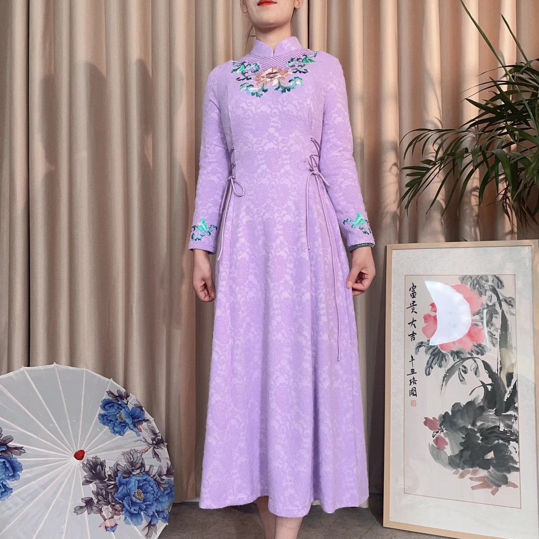 芷若国风刺绣连衣裙