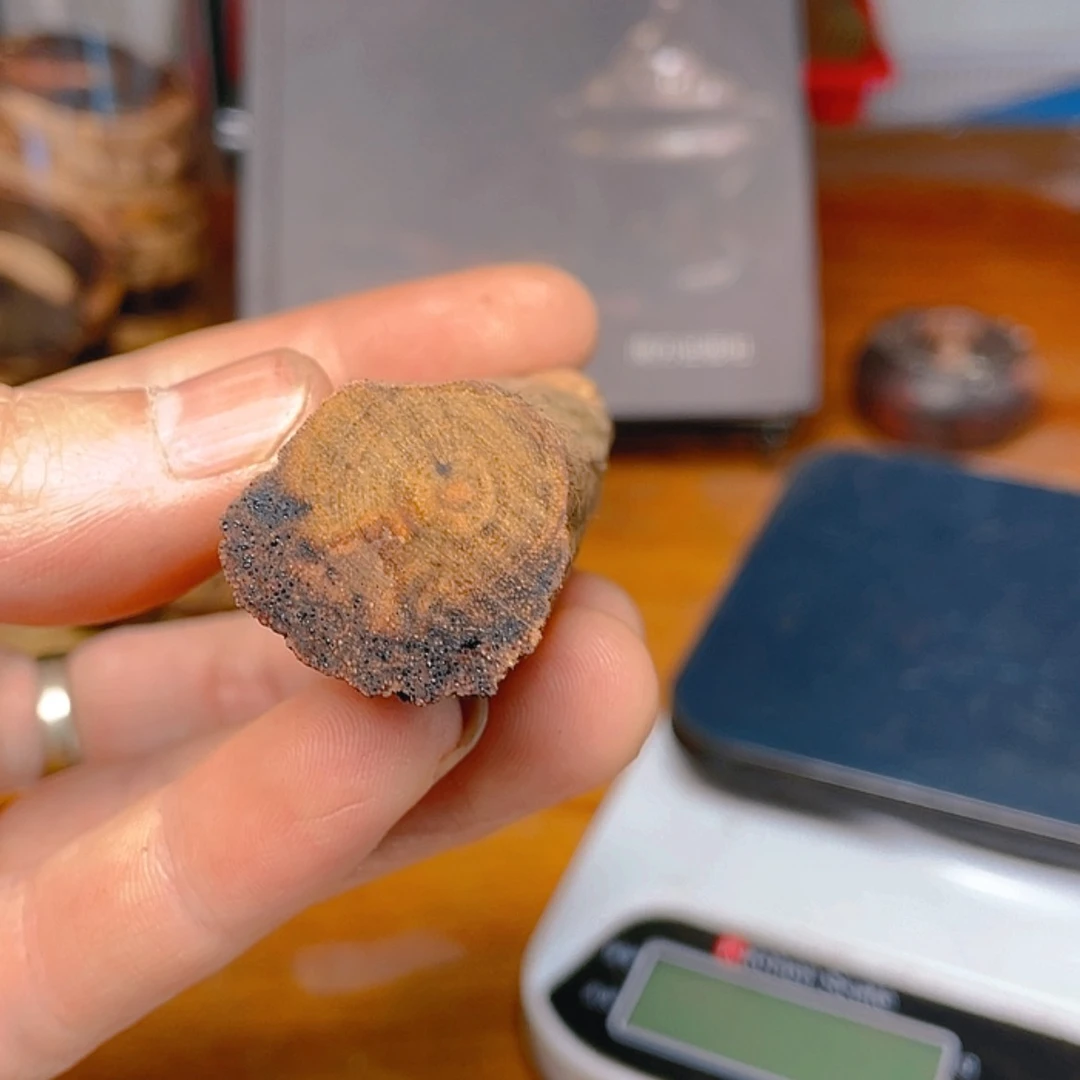 【闪购商品】降真香似****松绿油藤心蜡感