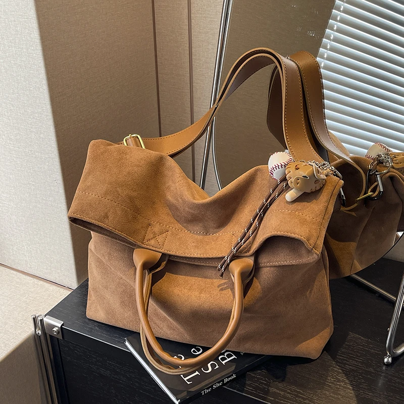 休闲通勤大容量麂皮绒包包女士2025新款百搭单肩斜挎包手提托特包