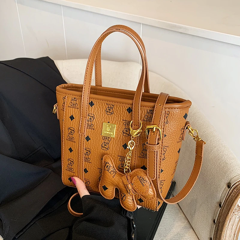 秋冬季超火小众包包女2025新款时尚百搭斜挎包流行爆款手提包女士