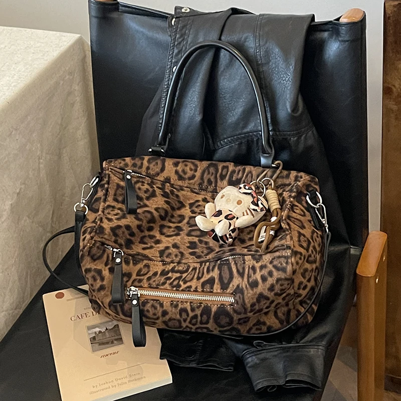今年流行豹纹大容量包包女2025新款秋季百搭斜挎包通勤单肩手提包