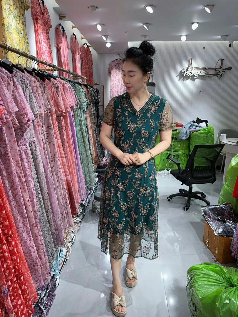 傲之秀品牌显瘦刺绣连衣裙夏装新款073碎花气质洋气