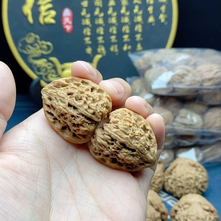 文玩核桃把件F****y涿鹿南疆石