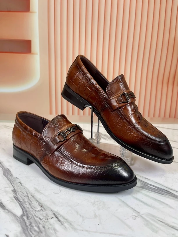 英伦男士雕花男款单鞋商务时尚透气鞋子正装休闲鞋