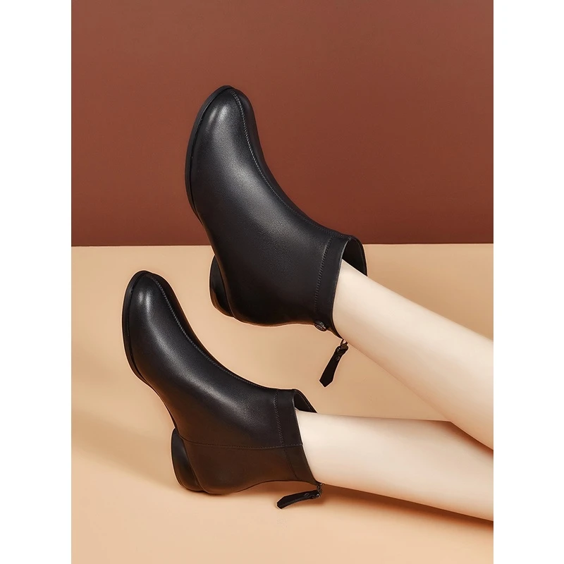 短靴女2025新款秋冬单靴女圆头低跟舒适小短靴粗跟短筒靴子女百搭