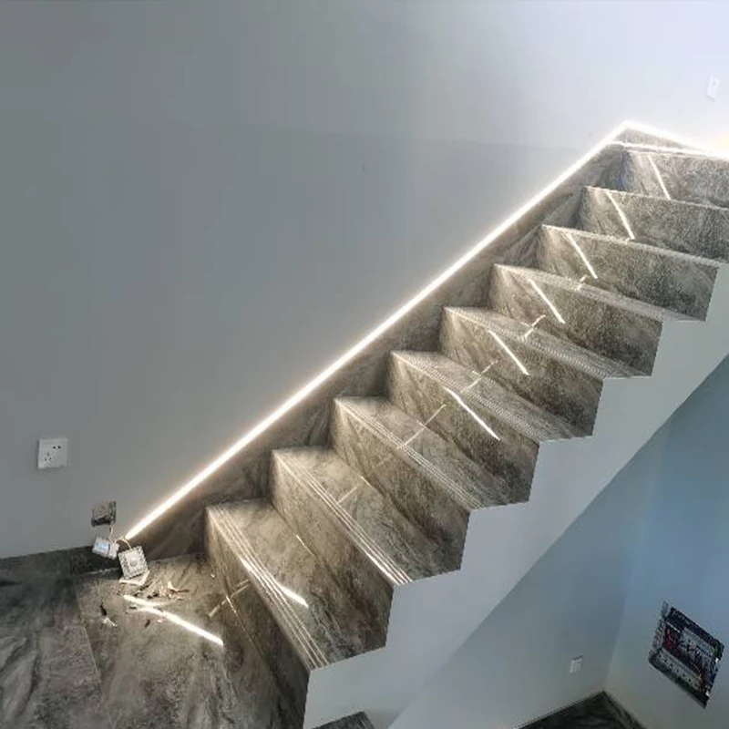 楼梯侧边踢脚线流水线形灯带条智能人体感应跑马追光嵌入式线条灯