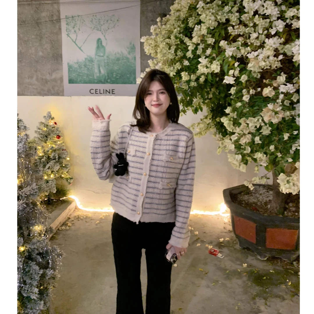 漫姐的店【嘉柏俪】韩国气质圆领金扣流苏甜美小香风针织开衫外套