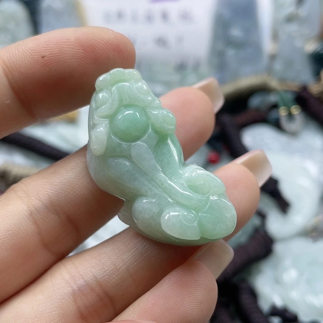 翡翠颈饰未镶嵌翡翠