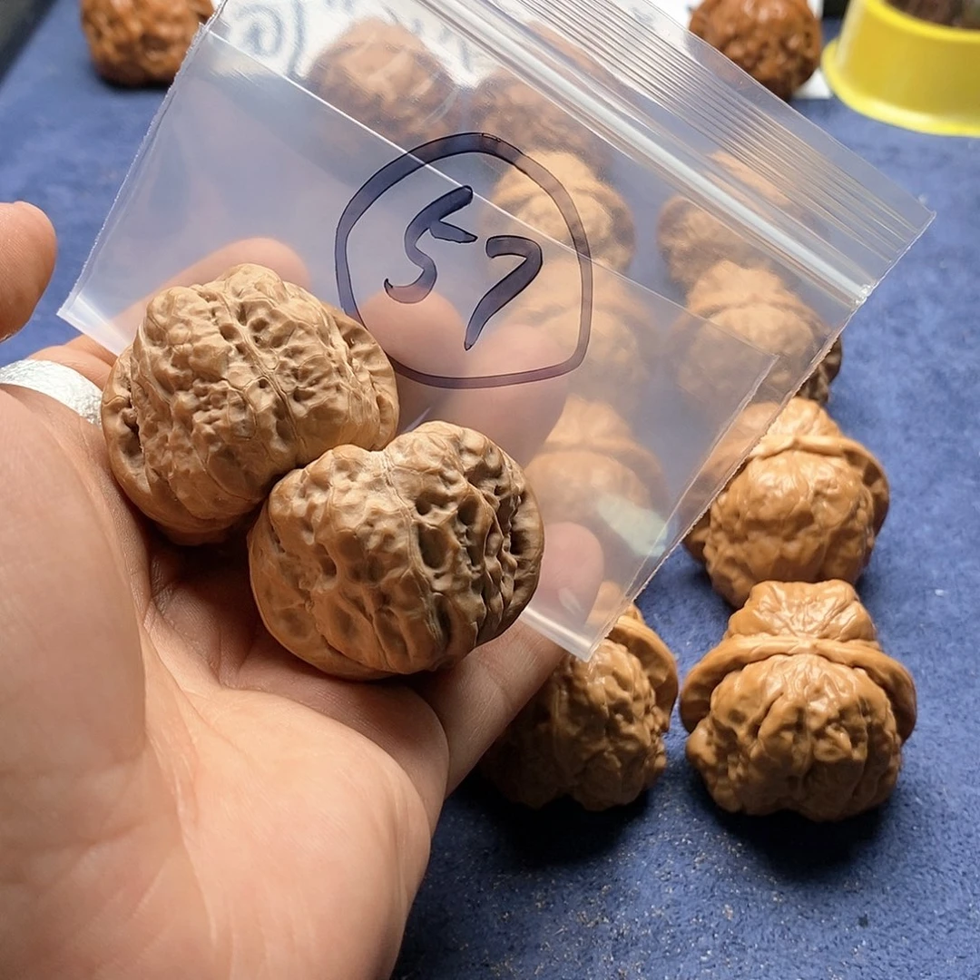 文玩核桃吊坠8****.核桃