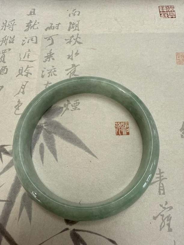 T1080缅甸豆绿翡翠手鐲