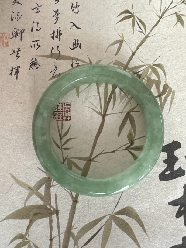 T697 缅甸果绿翡翠手镯