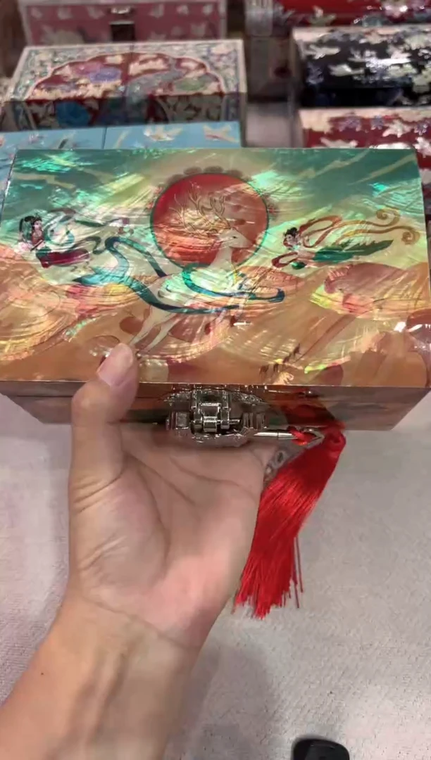 【闪购商品】满贝底飞天仙鹿鱼锁款·弘贝雅螺钿漆器微瑕