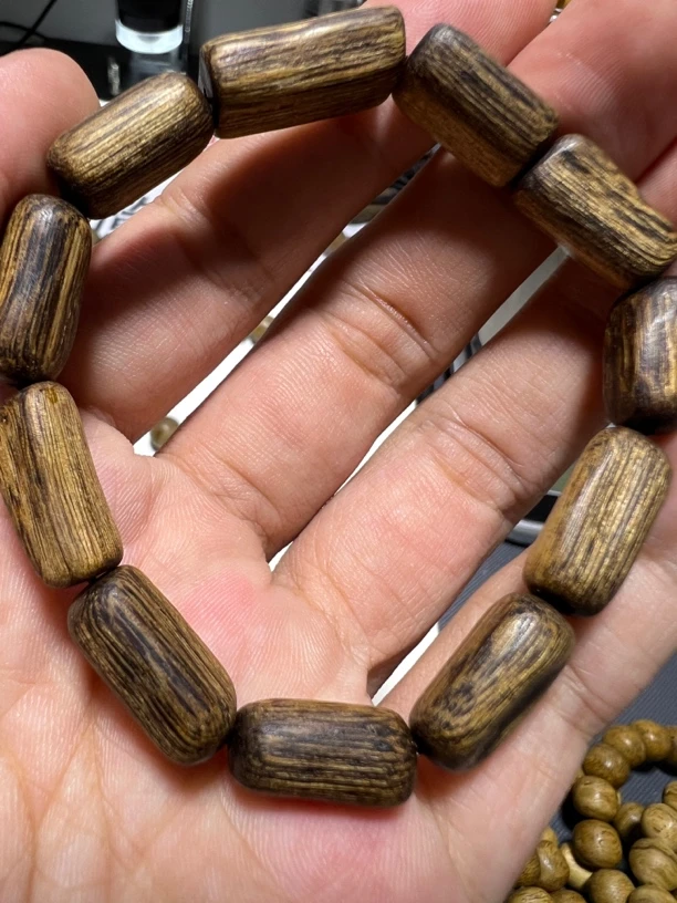 【毕业级】越南惠安沉水级天然野沉香随形手串