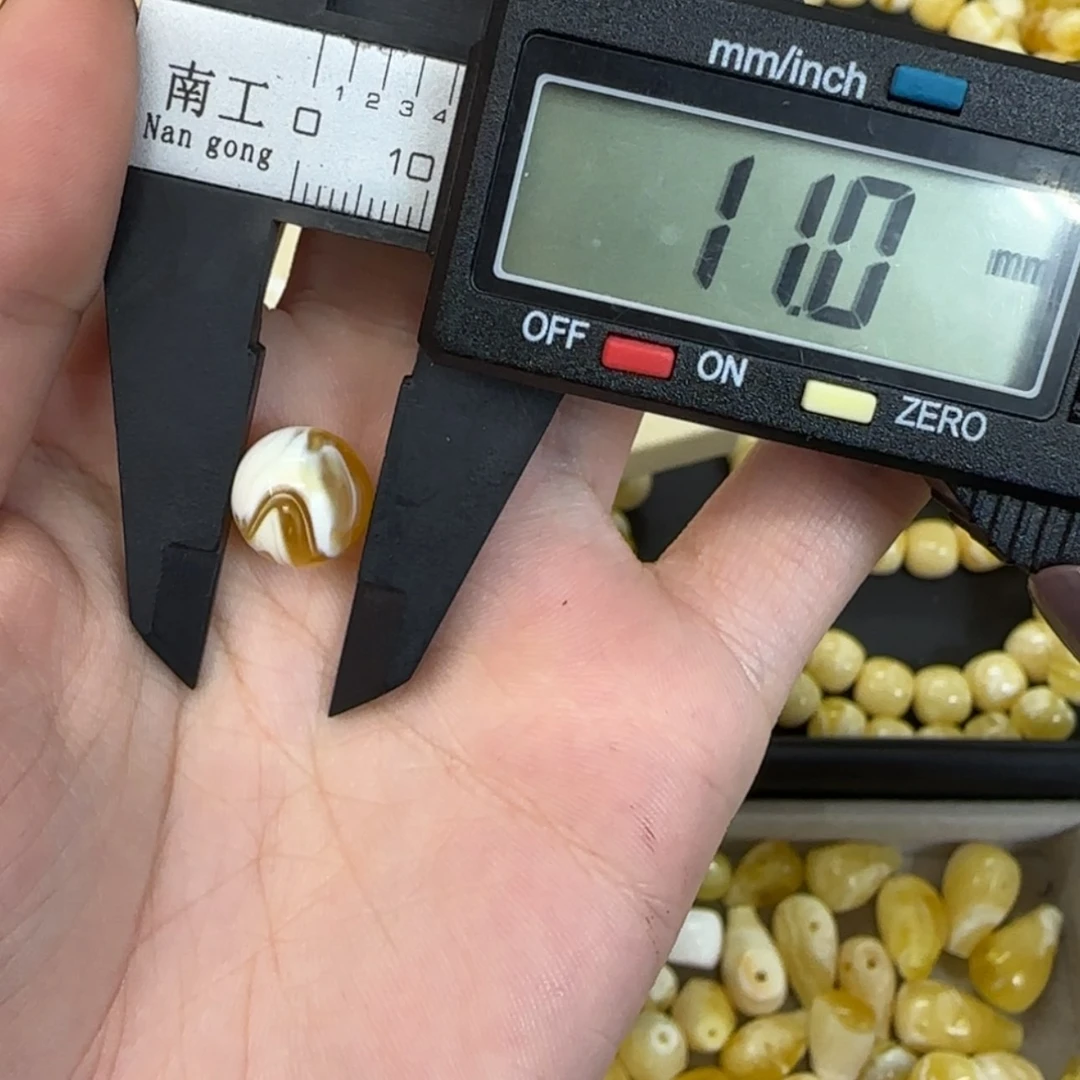 【闪购商品】琥珀珠宝奇石未镶嵌_****