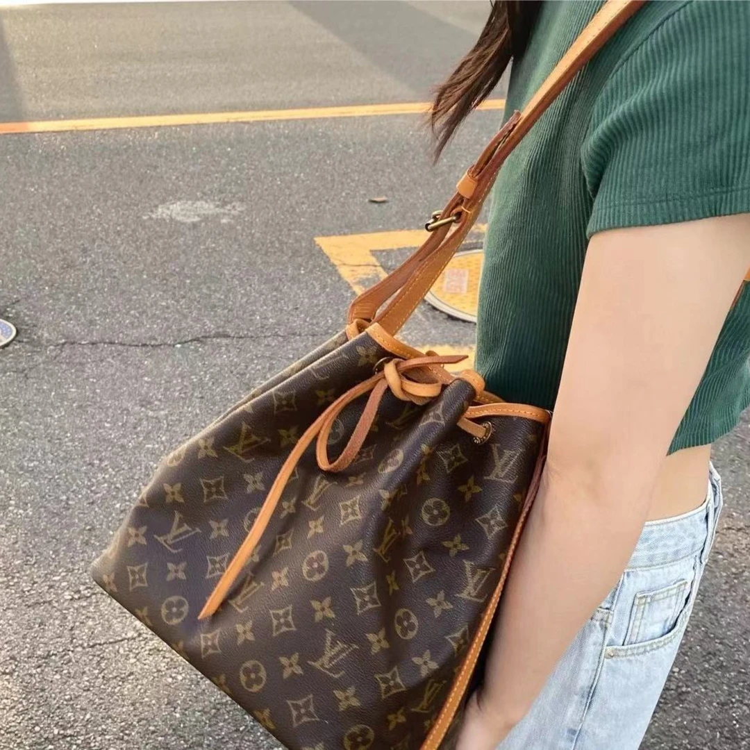 95新 LouisVuitton/路易威登 LV 中古款抽绳水桶单肩包 中号 木子