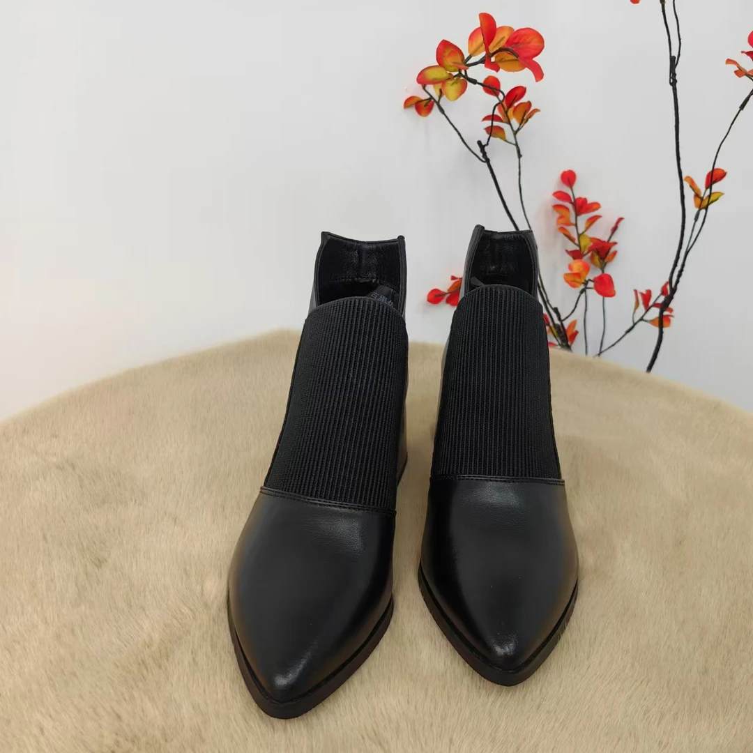 真皮时尚百搭女士粗跟高跟尖头秋冬短靴2152