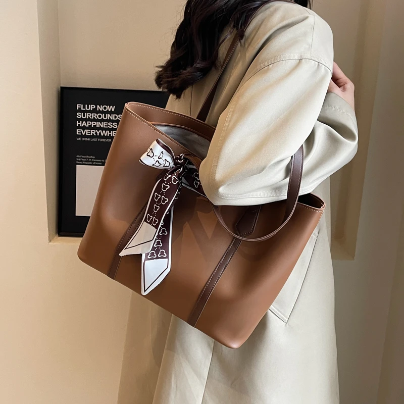 通勤包上班族大容量软皮单肩斜挎百搭包女生托特包包送给妈妈正品