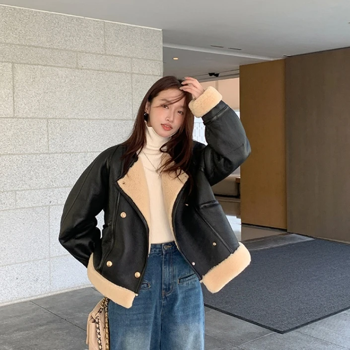 皮毛一体短外套女冬2024新款夹克羊羔毛加厚高级感机车服上衣潮