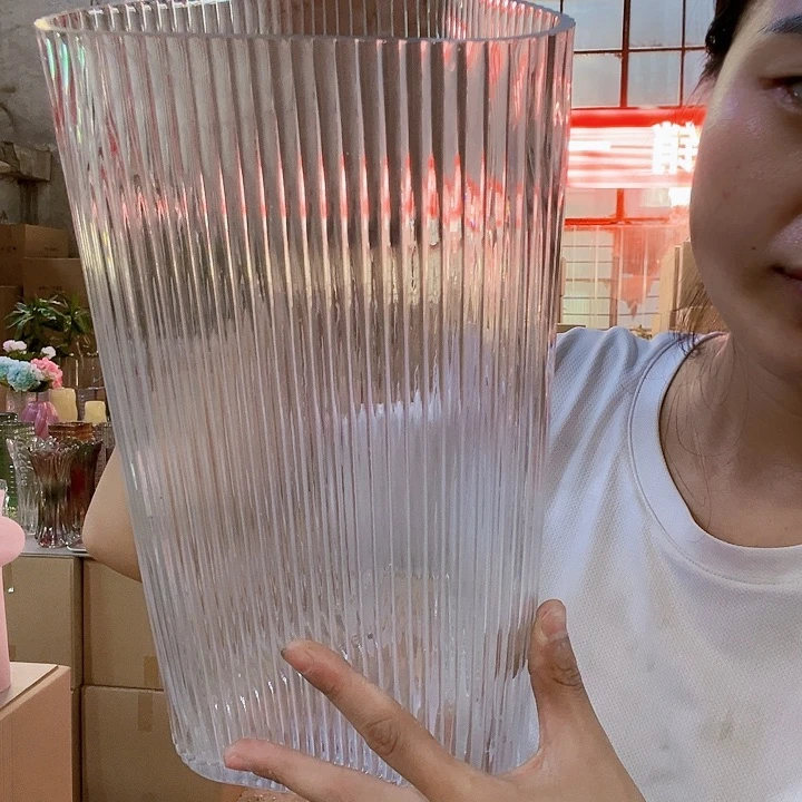 三角口述文造型，玻璃花瓶