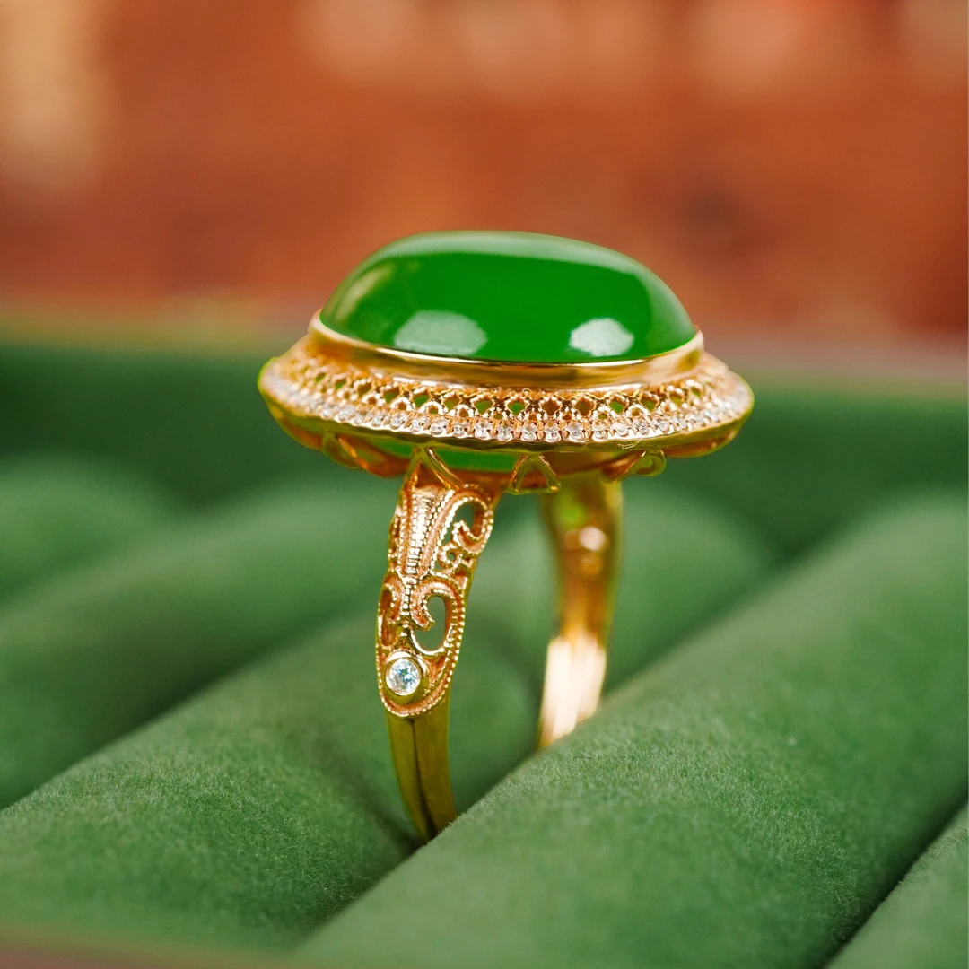 「18K金镶碧玉戒指｜轻奢设计天然和田玉 」送妈妈时尚好搭配