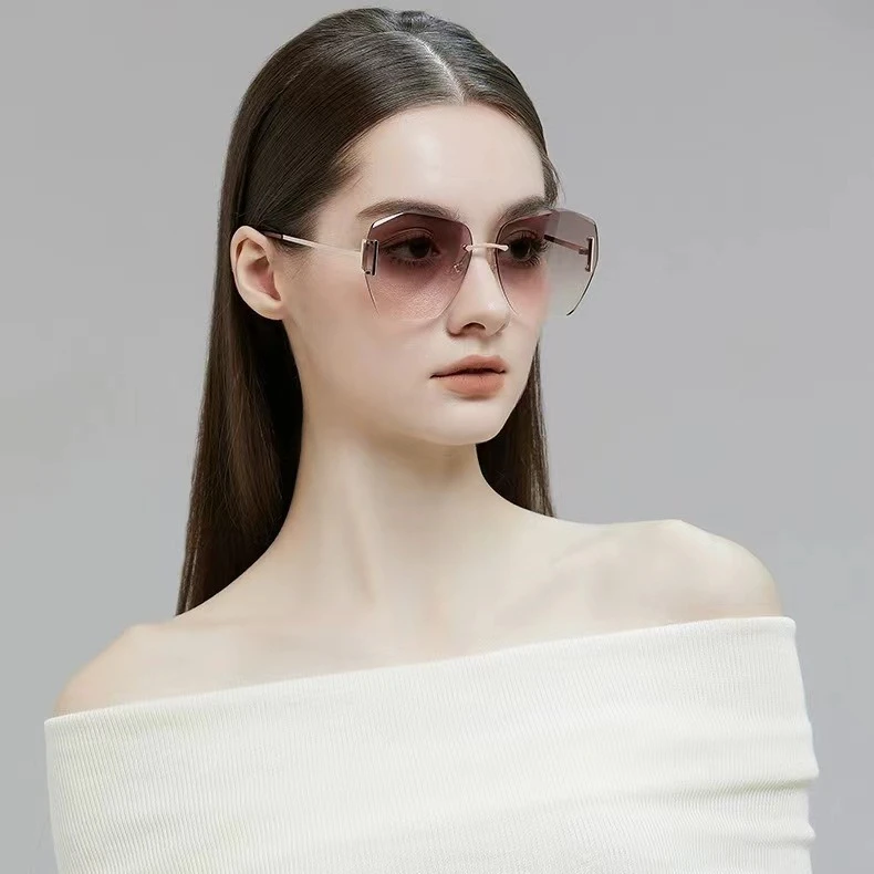 高档女士太阳眼镜气质防晒防紫外线墨镜无边框偏光太阳镜自带妆容