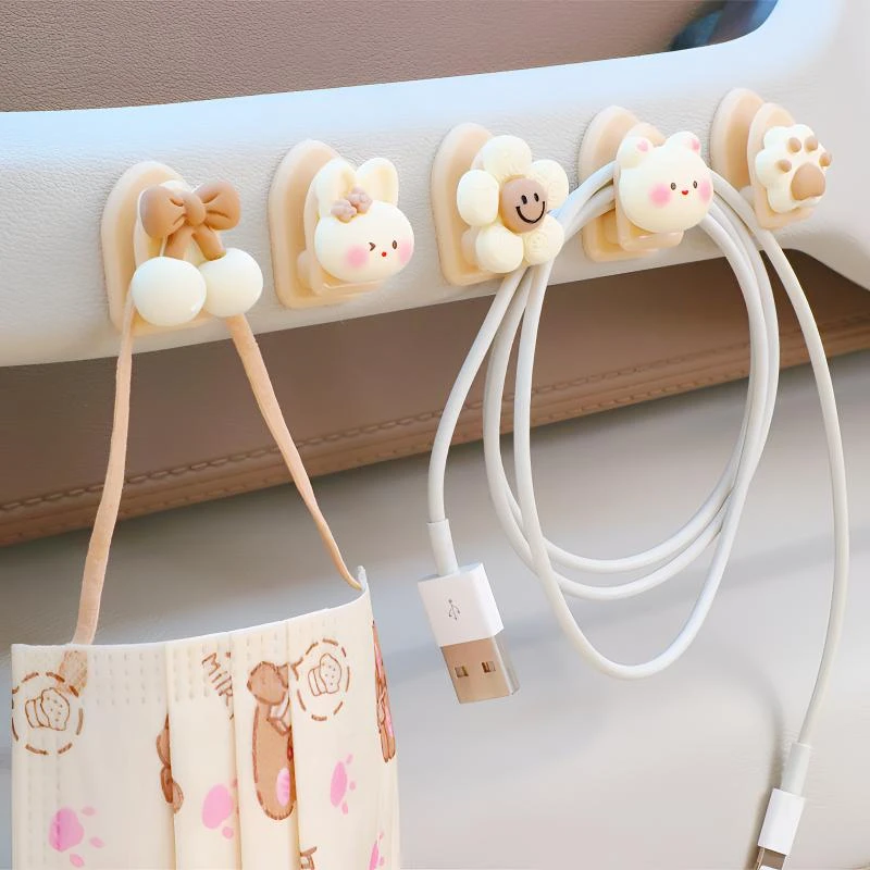 汽车挂钩前排可爱多功能车载小挂钩女士网红车上副驾驶粘钩挂物钩