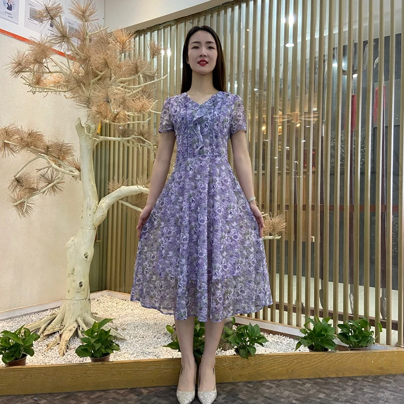 夏季时尚设计款碎花连衣裙2024新款气质显瘦中长款减龄收腰印花裙