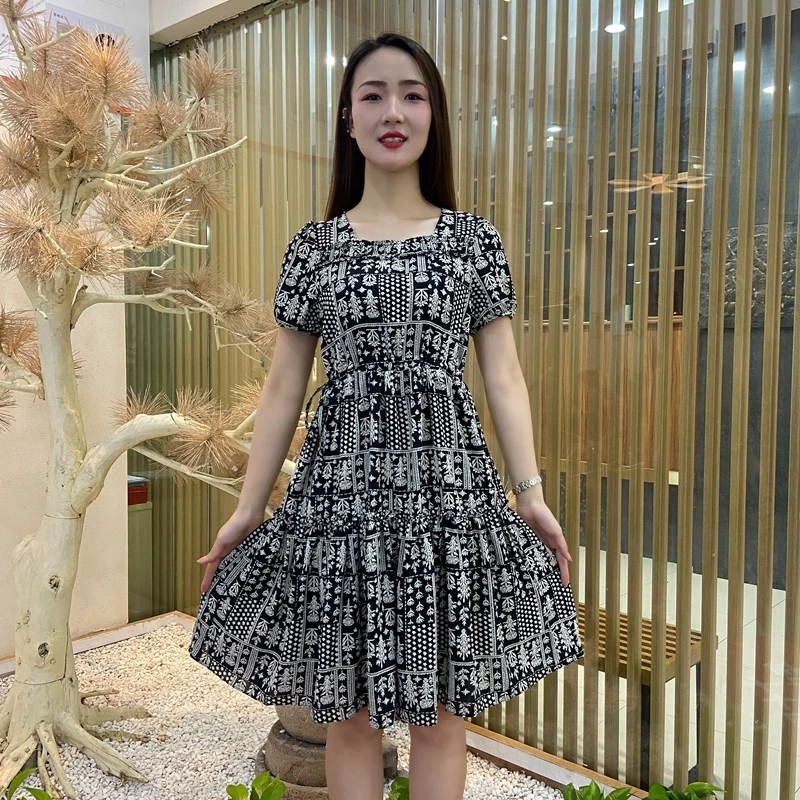时尚夏季新款碎花减龄连衣裙2025洋气中长款短袖显瘦复古印花女裙