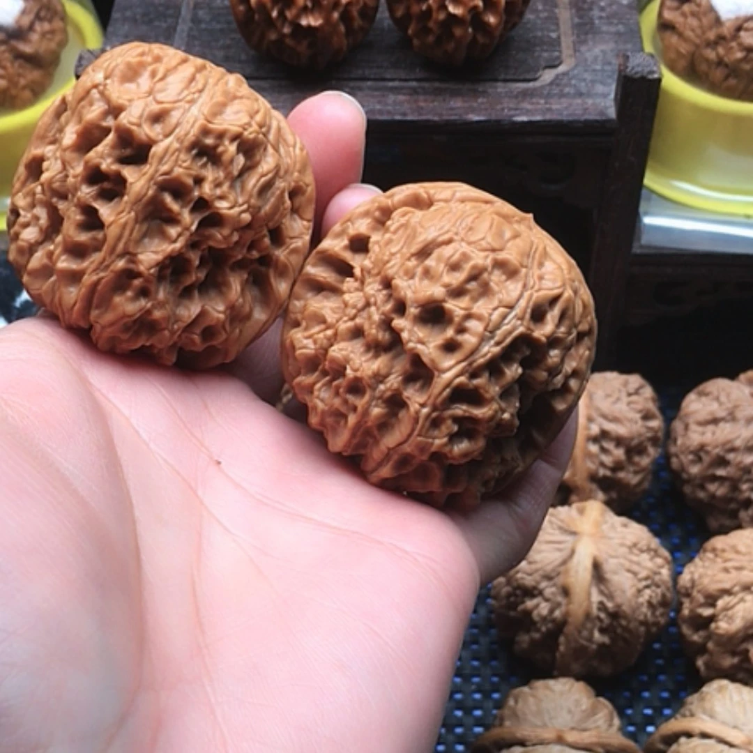 【闪购商品】文玩核桃吊坠米****