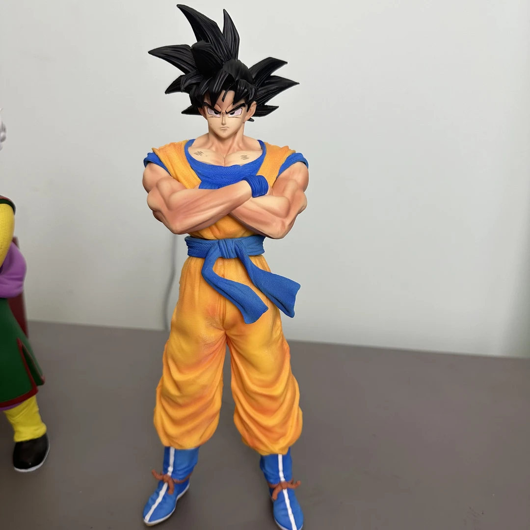 新品现货 抱胸悟空 30厘米 手办模型摆件