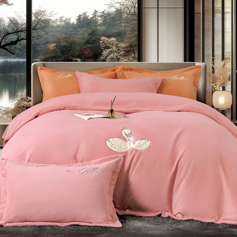 天鹅-秋冬升级款小天鹅贴布刺绣加厚牛奶绒温馨高档家纺床上用品