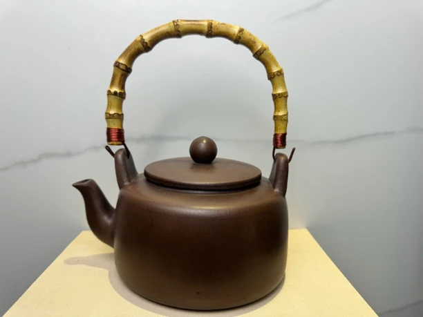 烧水紫砂壶。原矿老紫泥，1500毫升，14孔出水，电磁炉，电陶炉，明火