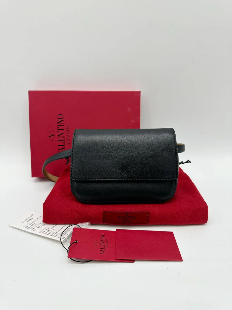 95新 Valentino/华伦天奴 黑色腰包胸包
