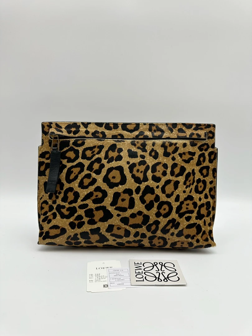 95新 LOEWE/罗意威 豹纹女士手拿包23017