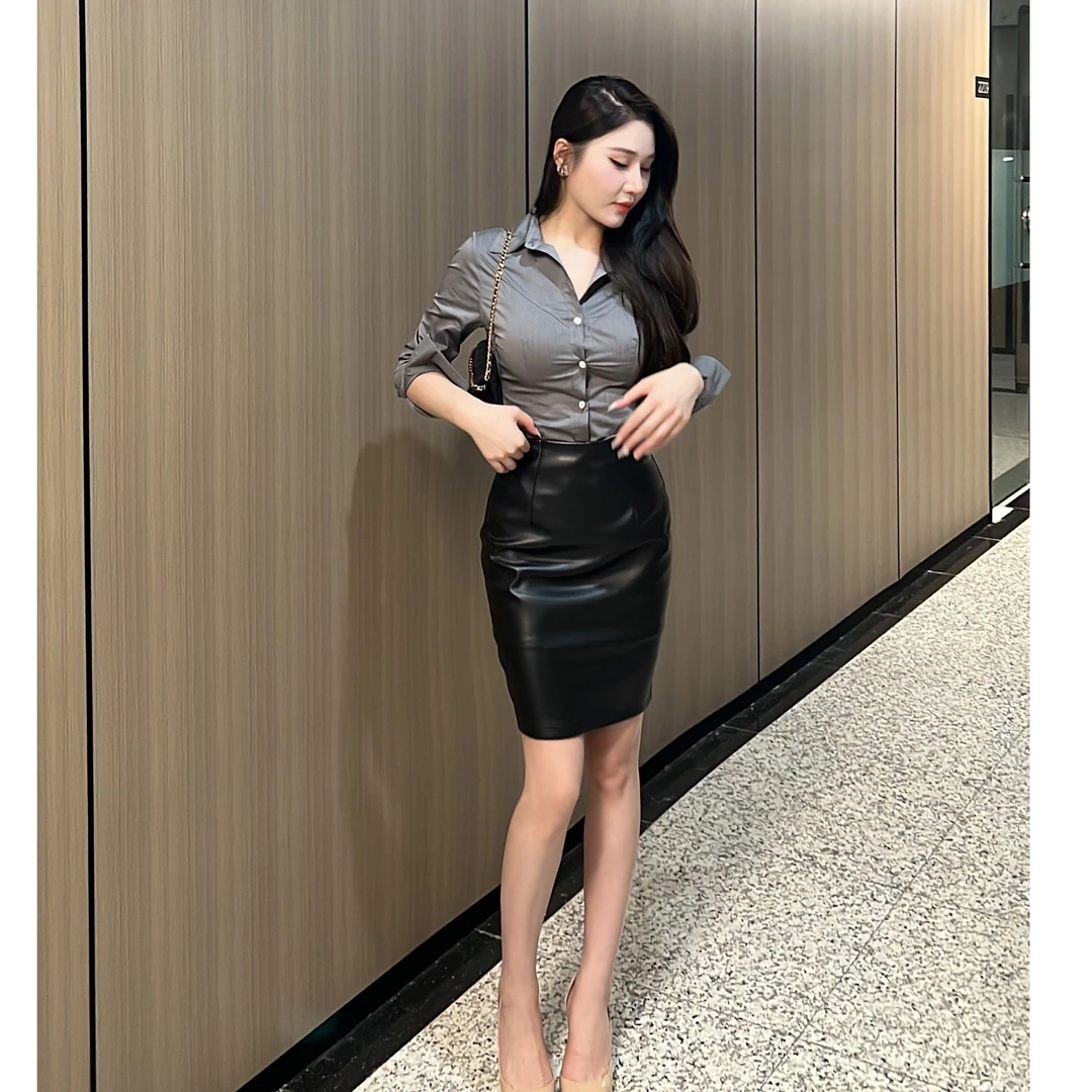 希野逸儿/黑色皮裙半身裙女2025新款早春高腰显瘦气质御姐包臀裙