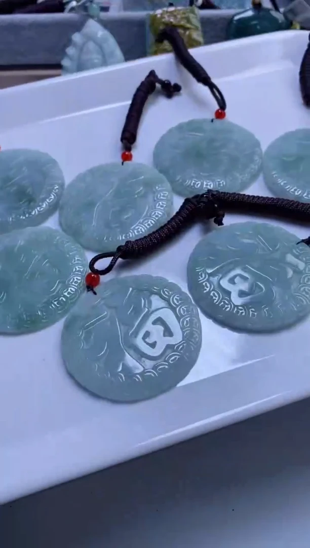 【闪购商品】翡翠挂件未镶嵌 多样性发一件