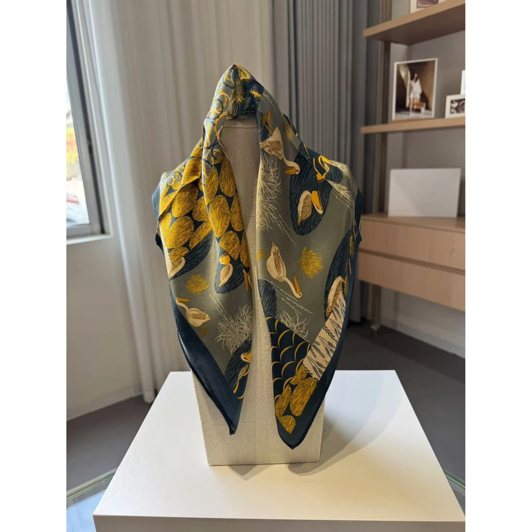 《尾单福利15》50真丝方巾