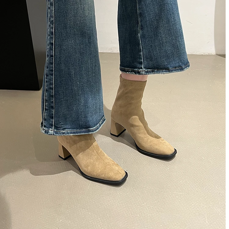 高跟方头短靴女鞋加绒2024秋冬新款瘦瘦靴粗跟马丁靴子绒面时装靴