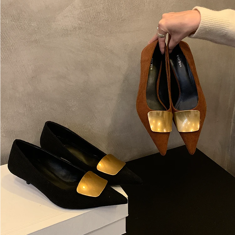 2024时尚百搭小皮鞋尖头一脚蹬低跟通勤鞋复古绒面金属扣浅口单鞋