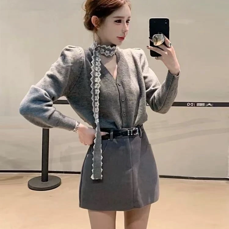 v领蕾丝飘带长袖针织开衫女装冬季新款韩系小众别致收腰短款毛衣